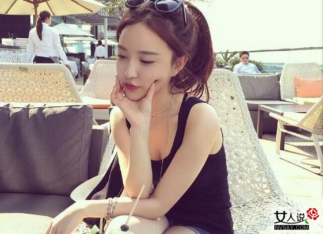 雪梨朱宸慧 傍国民老公恋爱疑实则为博上位出风头