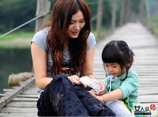 张籽沐妈妈 李伟与糖爸真实身份家庭环境大起底