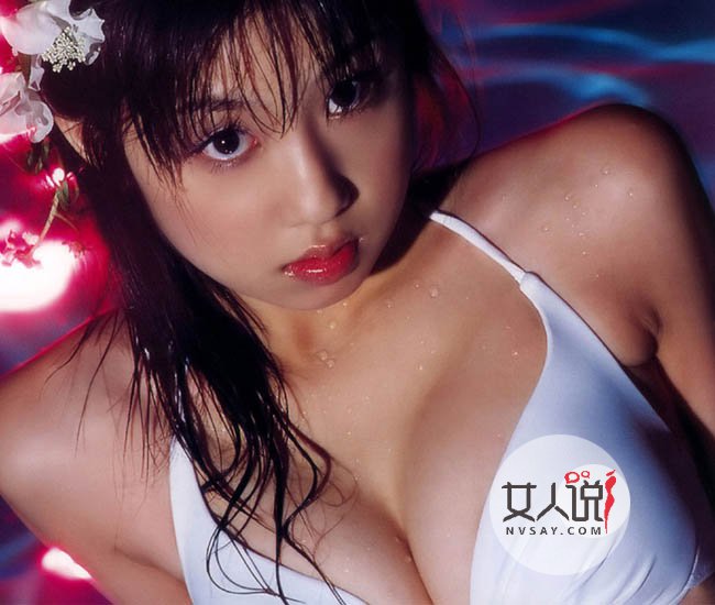 嫩模直播丰胸手术 全裸播放从扁平A罩杯到波涛汹涌过程