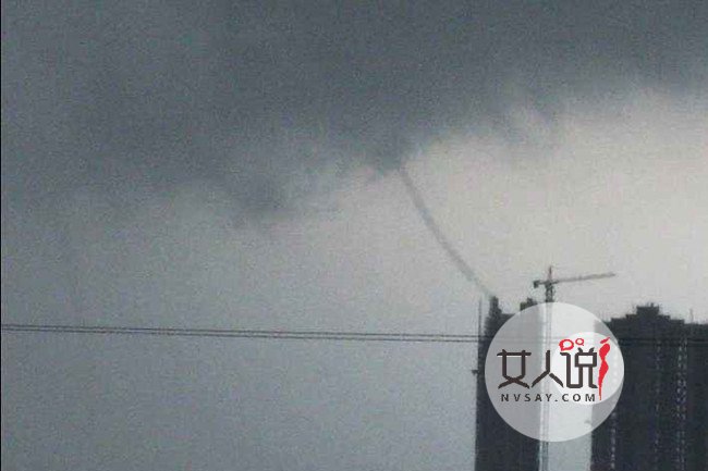 广西现龙吸水奇观 究竟是真龙现身还是一种自然现象