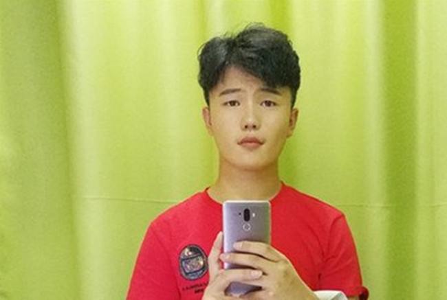 骚白一天赚多少钱 粉丝爆料称骚白身价真的有签约高价吗