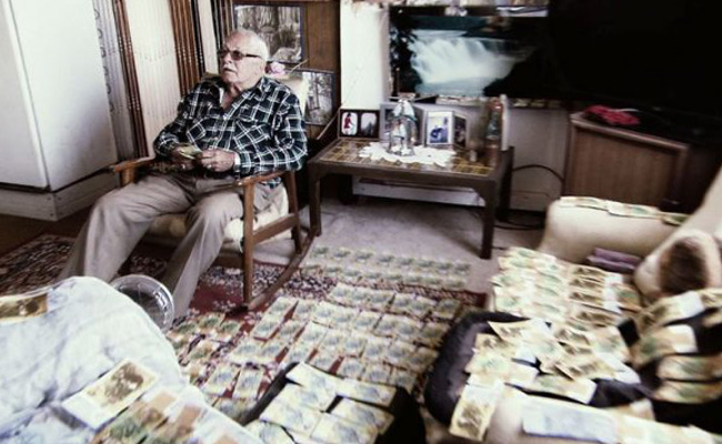 男子买油漆被坑 冷落十二年发现竟藏巨款万万没想到