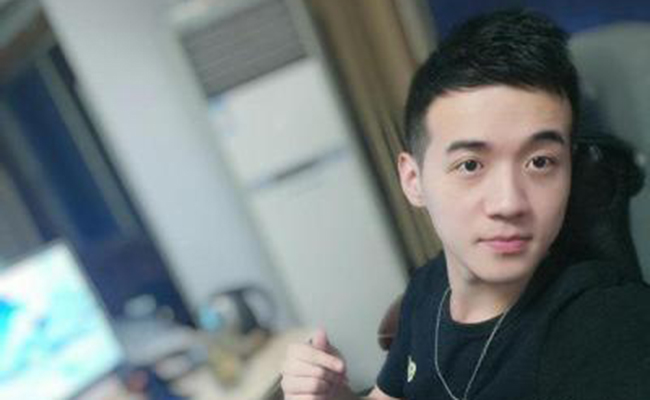 蛋蛋解说贝拉拉是谁 男扮女装扮台妹恶搞网友视频走红