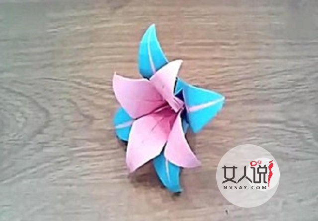 教你一招如何哄孩子开心,百合花的折法告诉你答案