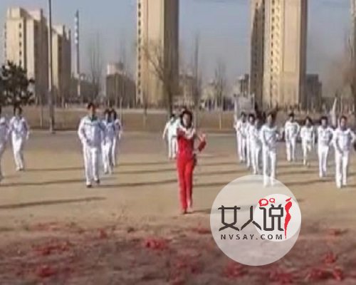 跟着经典广场舞歌曲摇起来