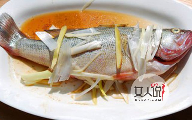 生活小助手:关于清蒸鲈鱼的做法你知道几种?