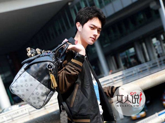 许凯罚抄麻辣烫 网友表示这波操作很接地气