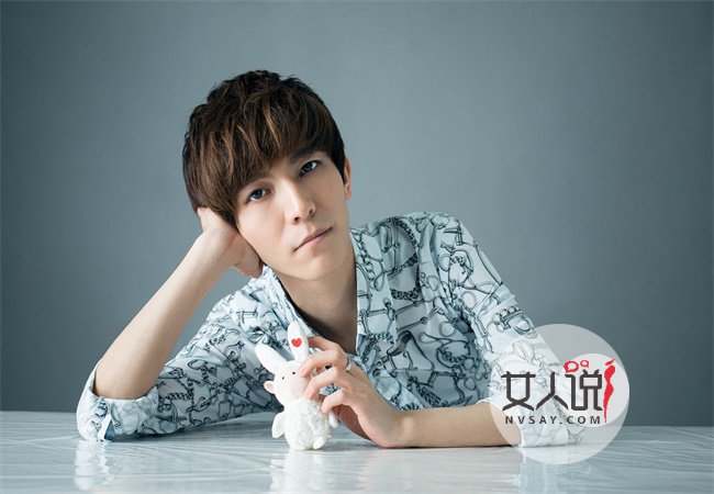 郭敬明戴针织帽疾走 酷帅穿搭霸道总裁范