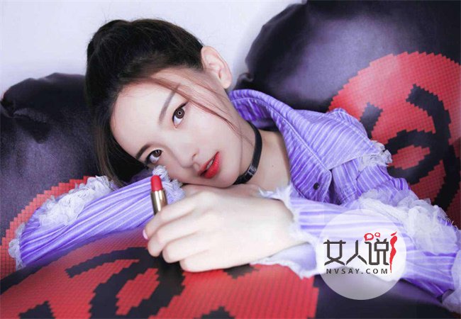 杨超越被骗巴黎看秀 逆风翻盘简直人生赢家