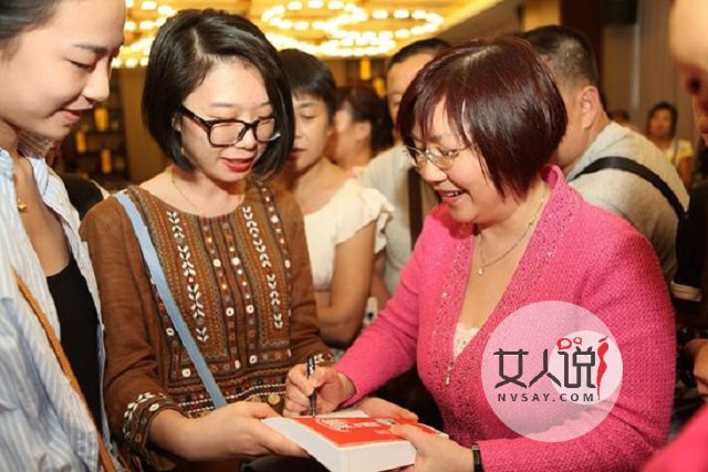 有着“玄学天后”香港风水师麦玲玲,单次出场费高达8万块!