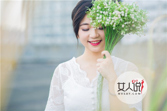 乱欲老婆 在我的面前却含着别人的硕大