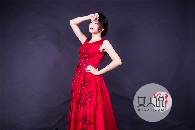 风流少妇 老公出差按捺不住深夜的寂寞