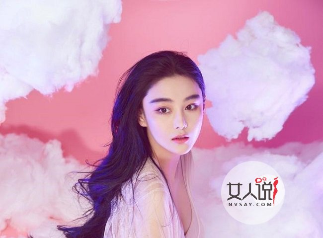 张馨予挑选婴儿床 小腹凸起疑似已有孕在身