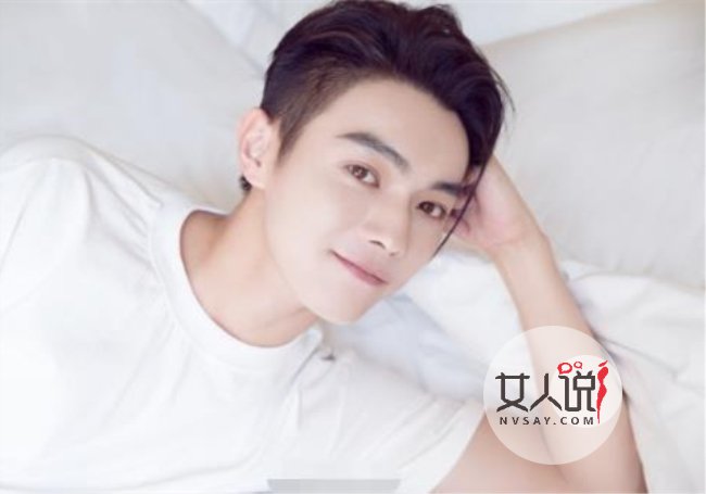 许凯麻辣烫出错别字 因没文化出丑