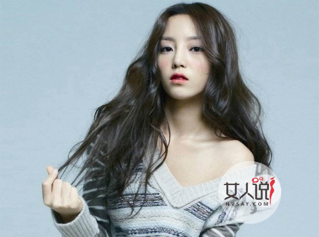 具荷拉事件引发游行 男子毁了自己具荷拉受到了关爱