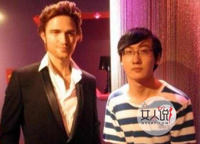 蛇精男纯天然旧照 刘梓晨亚美只只昔日不雅床照流出