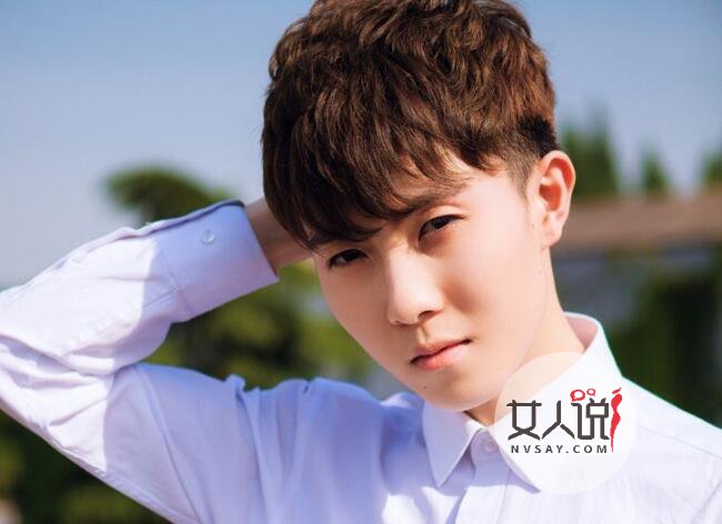 陈新颖焦可然恋情 深夜约会被偷拍网红女友被疑整过容