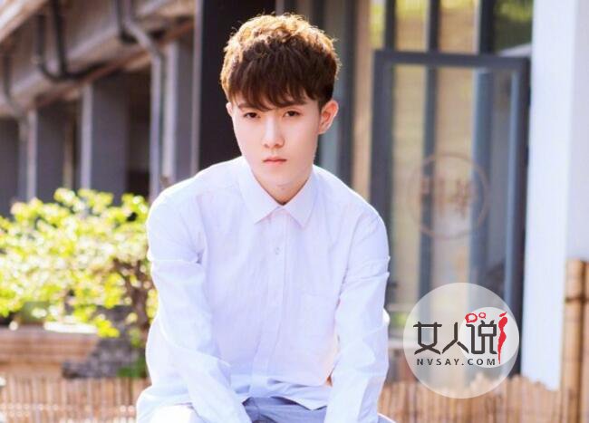 陈新颖焦可然恋情 深夜约会被偷拍网红女友被疑整过容