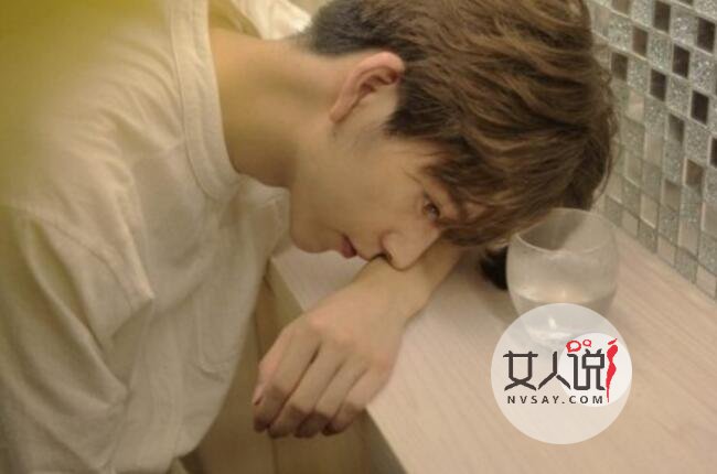 洗头小哥火速走红 气质干净模样秒杀圈中众多小鲜肉