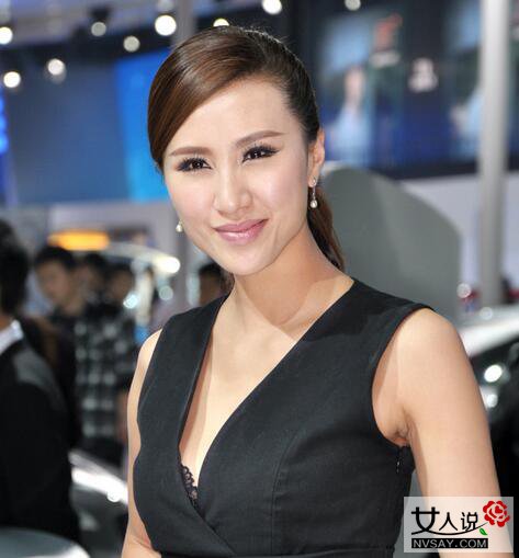 车模周培培艳照曝光 大长腿D杯胸器令人欲罢不能