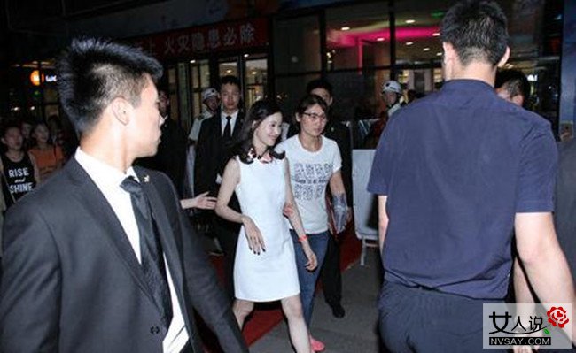 奶茶妹妹排场大 少女变辣妈甜笑姿色不减当年秒杀众宅男