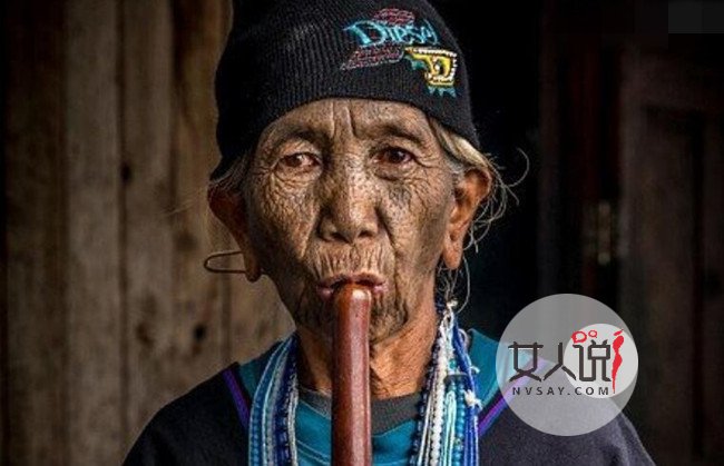 美女化丑妆防性侵 刺纹身扭曲面部变形争相自残荒谬至极