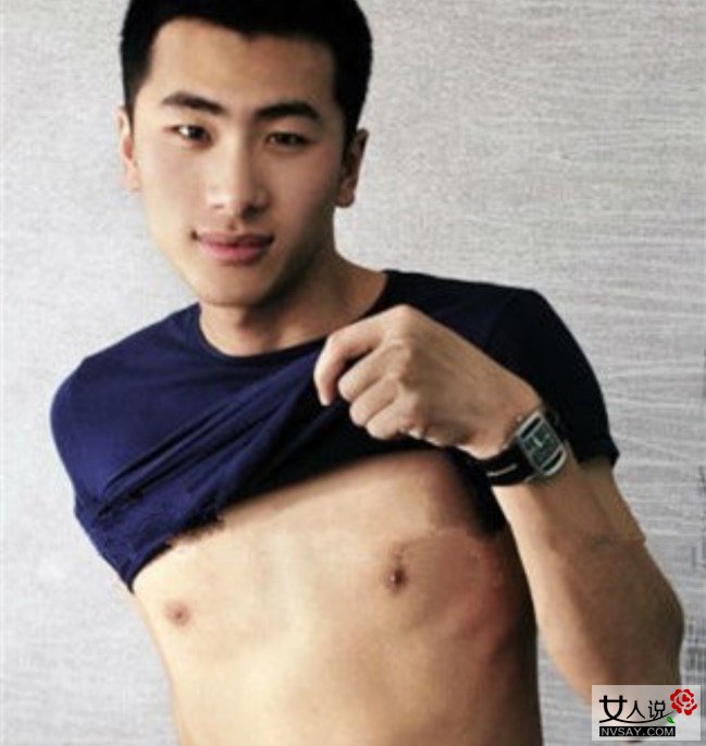 男模特下身总是硬的 陈大卫浴室揭秘模特内情