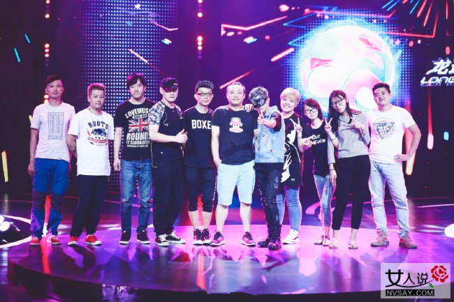 回音哥真面目遭损友曝光 网红歌手面具背后竟似忧郁小王子