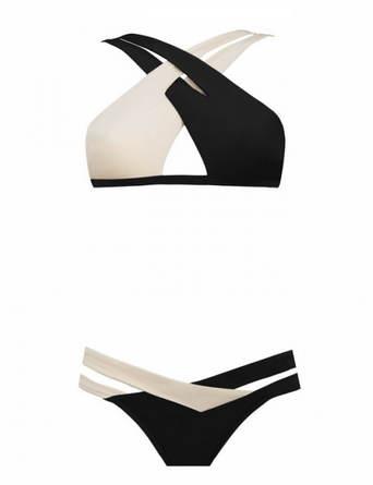 钟小姐换季穿黑白拼色哦！