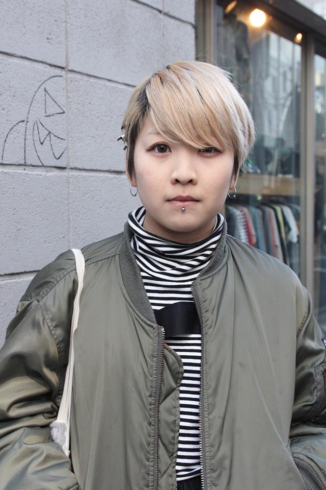 会穿飞行员夹克的女人真的帅呆了