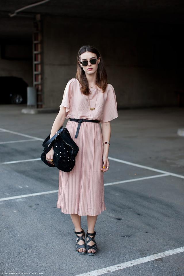 今天穿什么：显嫩不装嫩的裸粉