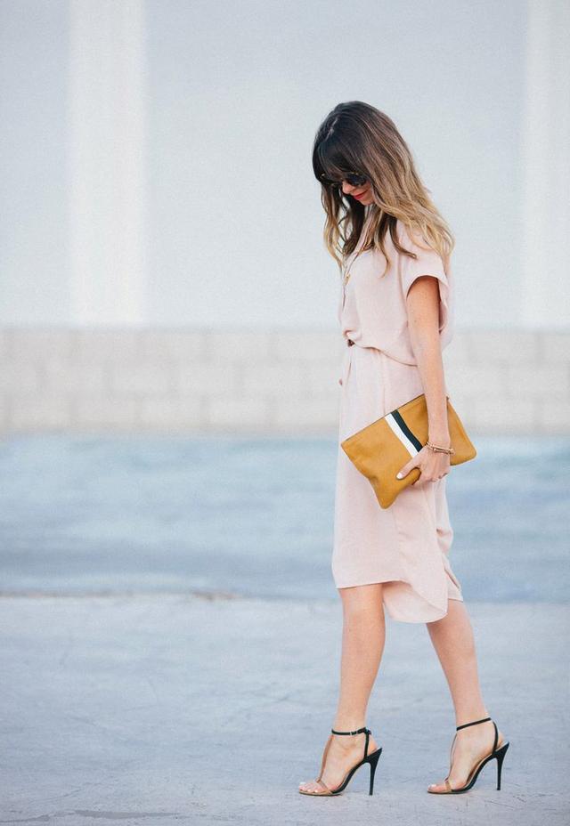 今天穿什么：显嫩不装嫩的裸粉