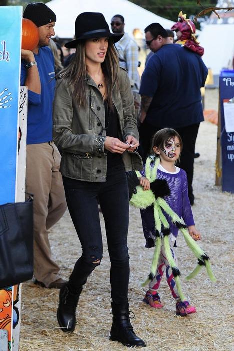 早秋破洞牛仔刚刚好