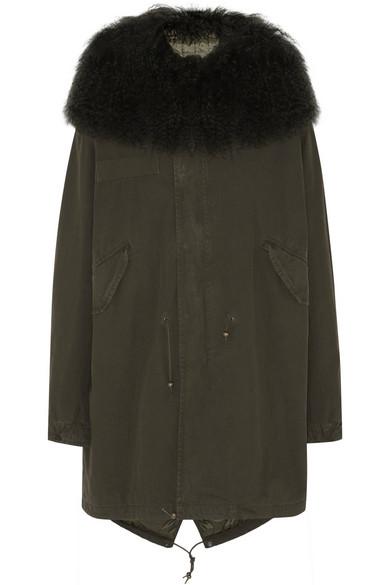 能不能好好的穿一件军绿大衣？