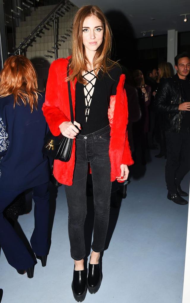 V领算什么 绑带毛衣才时髦