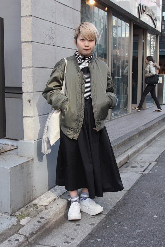 会穿飞行员夹克的女人真的帅呆了