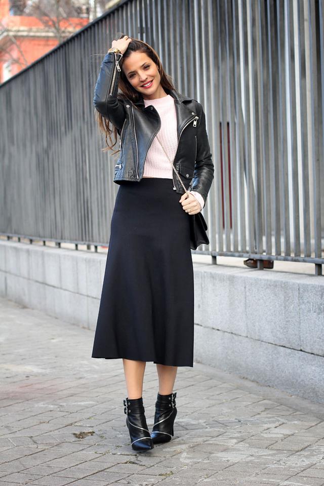 皮夹克配裙子 时尚达人们这么穿都美翻了