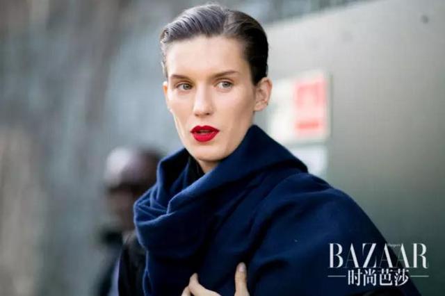 时髦保暖打造黄金比例，一条围巾满足你的N个愿望！