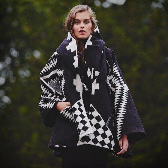 优衣库和爱马仕合作款斗篷啊