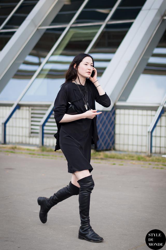 毛衣裙配长靴 优雅大气性感范儿十足