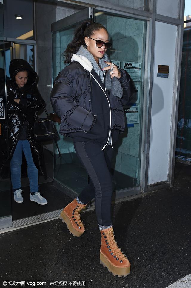 别怕！臃肿羽绒服也能穿出时尚感！