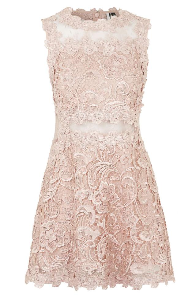 今天穿什么：显嫩不装嫩的裸粉