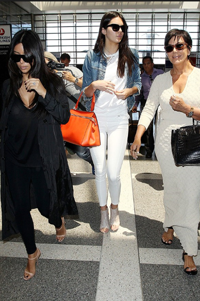 都到机场了 还不凹个造型再走?