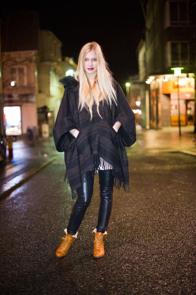 优衣库和爱马仕合作款斗篷啊