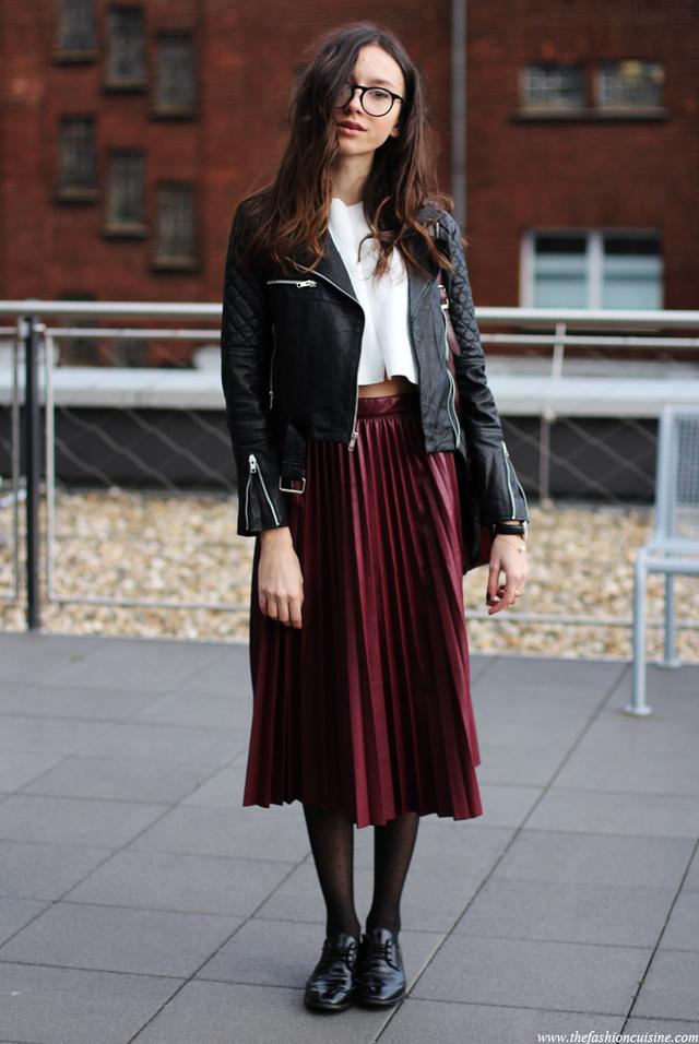 皮夹克配裙子 时尚达人们这么穿都美翻了