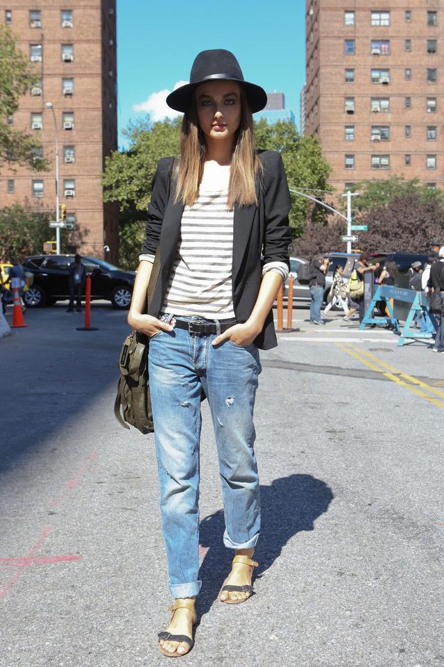 早秋破洞牛仔刚刚好