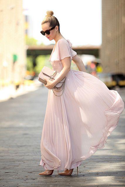 今天穿什么：显嫩不装嫩的裸粉