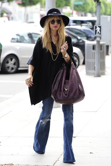 早秋破洞牛仔刚刚好