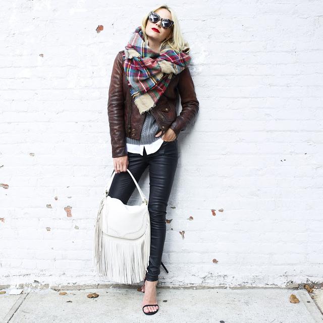 时髦保暖打造黄金比例，一条围巾满足你的N个愿望！