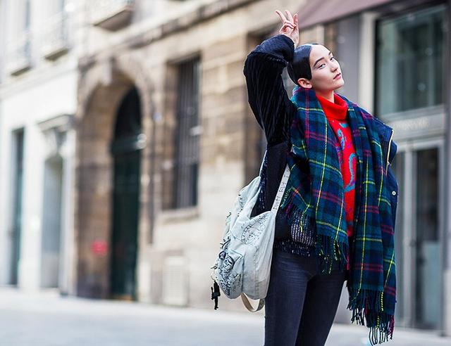 时髦保暖打造黄金比例，一条围巾满足你的N个愿望！